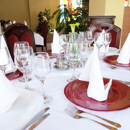 Hotel Melody Oradea Eksteriør billede