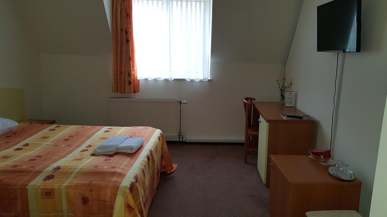 Hotel Melody Oradea Eksteriør billede
