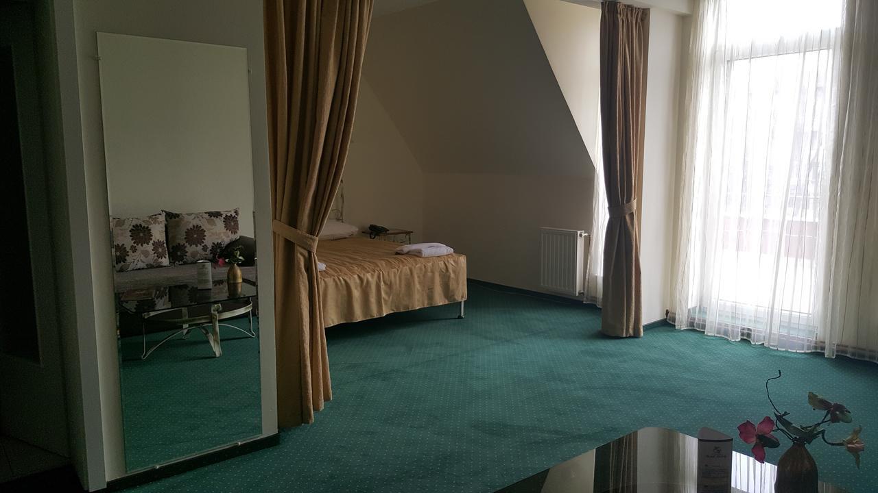 Hotel Melody Oradea Eksteriør billede