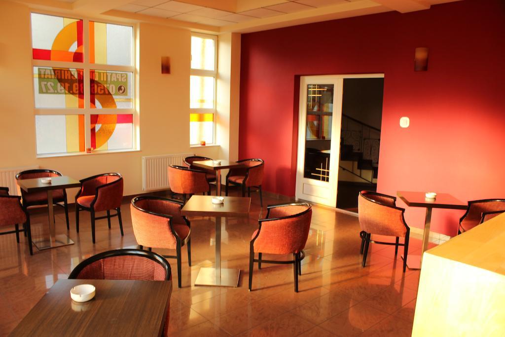 Hotel Melody Oradea Eksteriør billede
