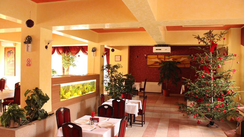 Hotel Melody Oradea Eksteriør billede